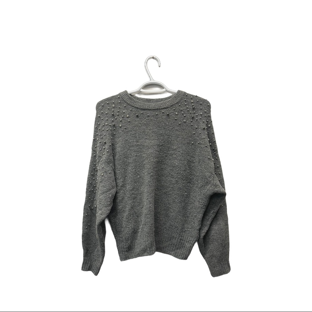🎀3/$30 H&M bejewelled sleeve sweater
